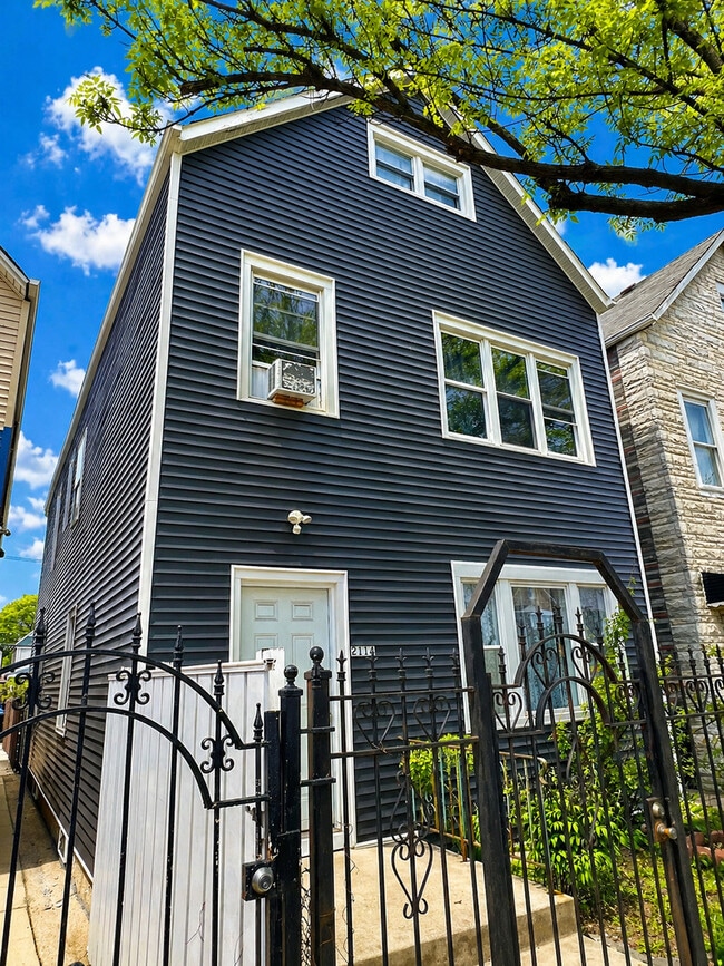 2114 W 51st St in Chicago, IL - Building Photo - Building Photo