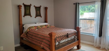 6542 Sherry Ln in St. Augustine, FL - Foto de edificio - Building Photo