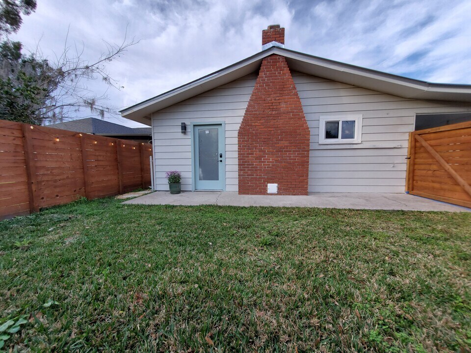 201 W Vivian Dr in Hastings, FL - Building Photo