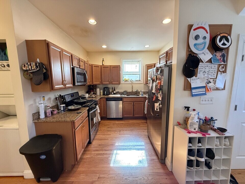 212 Calumet St, Unit 1 in Boston, MA - Building Photo