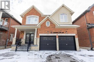 96 Maverick Crescent in Vaughan, ON - Building Photo