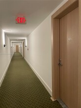 90 SW 3rd St in Miami, FL - Building Photo - Building Photo