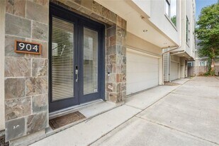 904 Roy St in Houston, TX - Building Photo