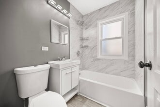 9740 S Prairie Ave in Chicago, IL - Foto de edificio - Building Photo