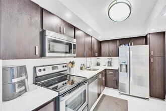 20355 NE 34th Ct in Aventura, FL - Building Photo - Building Photo