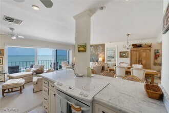 2011 Gulf Shore Blvd N in Naples, FL - Building Photo - Building Photo
