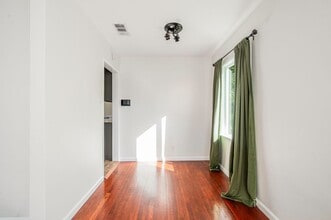 4804 Rose Ave in Long Beach, CA - Building Photo - Building Photo