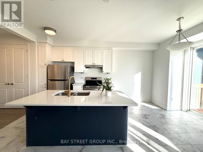 3033 Langdon Rd in Oakville, ON - Building Photo - Building Photo
