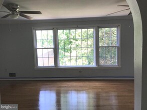 13110 Putnam Cir in Woodbridge, VA - Foto de edificio - Building Photo
