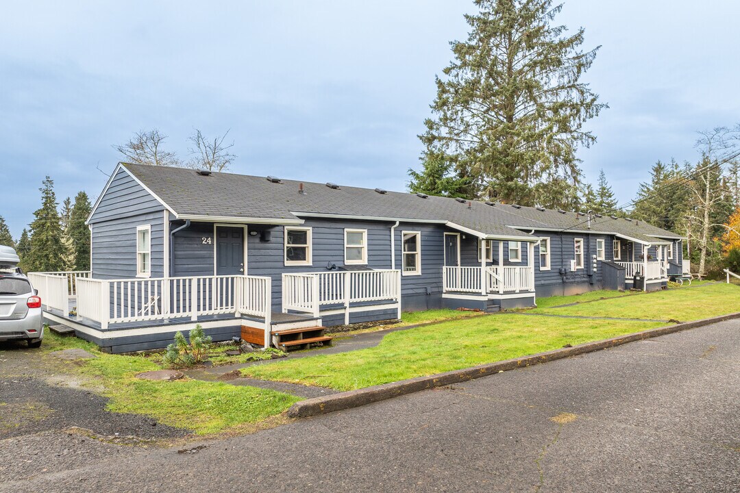 River Grove in Astoria, OR - Foto de edificio