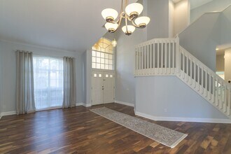 9406 Oak Meadow Ct in Tampa, FL - Building Photo - Building Photo