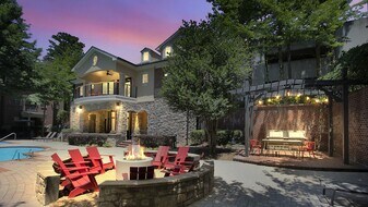 Rock Springs Village in Atlanta, GA - Building Photo