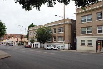 Gainsboro Apartments in Portland, OR - Building Photo - Building Photo