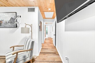 401 Heritage Vlg in Southbury, CT - Building Photo - Building Photo