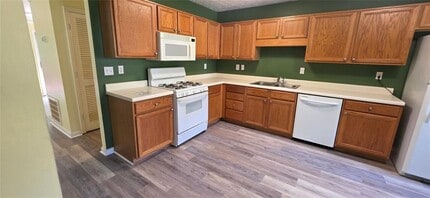 1036 Plantation Way in Kennesaw, GA - Building Photo - Building Photo