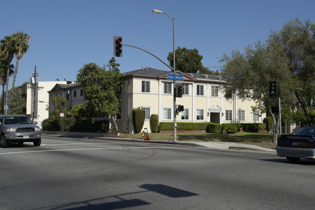 248 Van Ness Ave in Los Angeles, CA - Building Photo