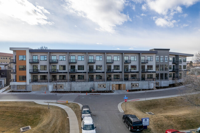 Aria Zen Condos in Denver, CO - Building Photo - Building Photo