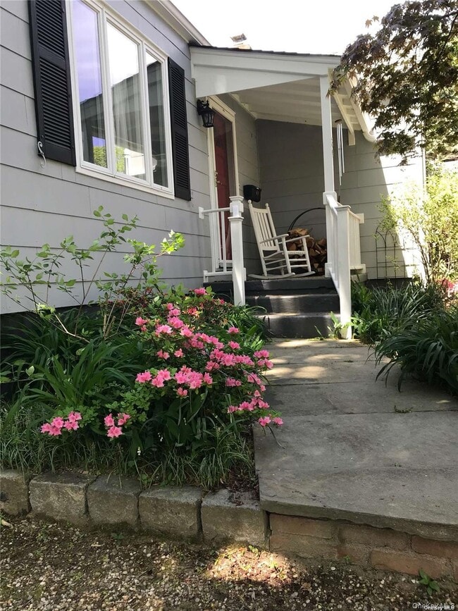 39 W 7th St in Locust Valley, NY - Building Photo - Building Photo