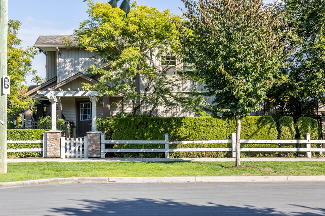 Sunberry Court in Surrey, BC - Building Photo - Building Photo