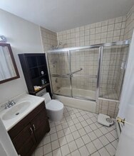 23 Valkyr Rd, Unit top floor in Rocky Point, NY - Foto de edificio - Building Photo