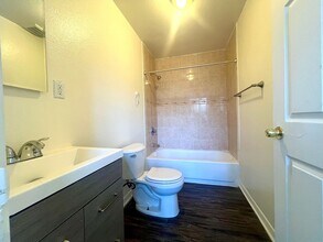 10929 Compton Ave in Los Angeles, CA - Building Photo - Building Photo