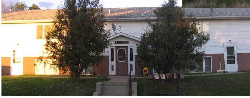 103 Mill St in Scobey, MT - Foto de edificio