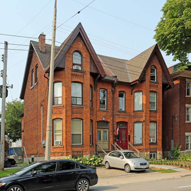 107-109 Herkimer St in Hamilton, ON - Building Photo - Primary Photo