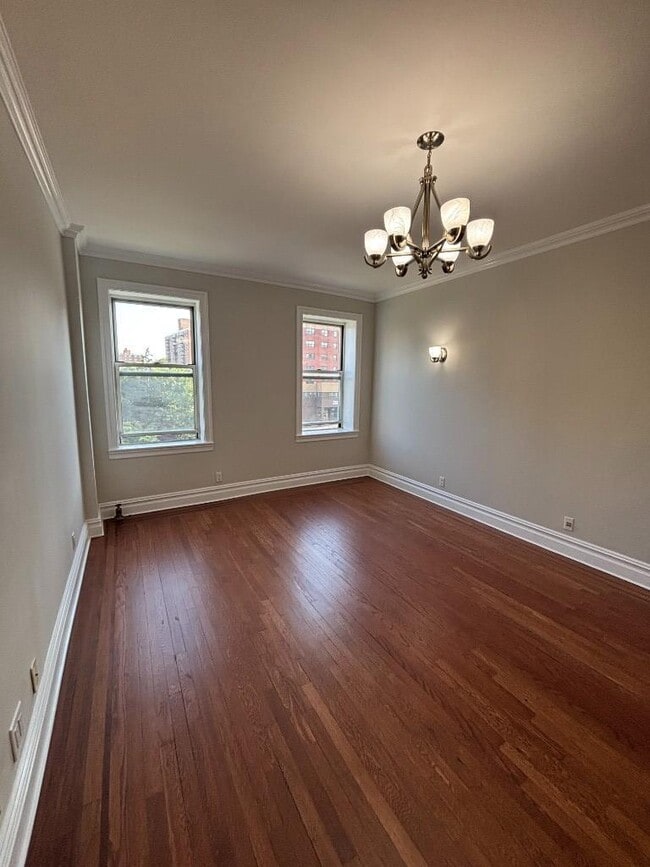 59-11 Queens Blvd in Queens, NY - Building Photo - Building Photo