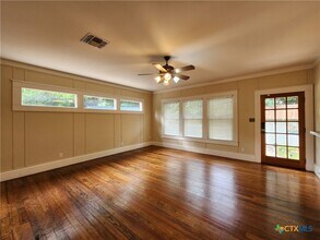 709 W Coll St in New Braunfels, TX - Building Photo - Building Photo