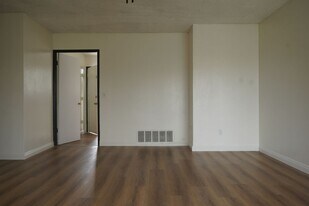 12149 Alondra Blvd in Norwalk, CA - Building Photo