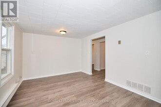 33 Lock St in St Catharines, ON - Building Photo - Building Photo