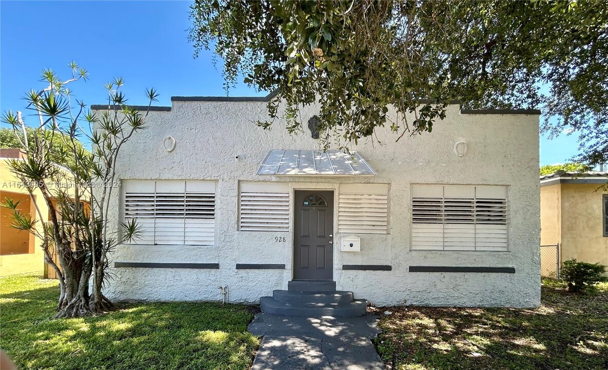 928 NW 47th St in Miami, FL - Building Photo