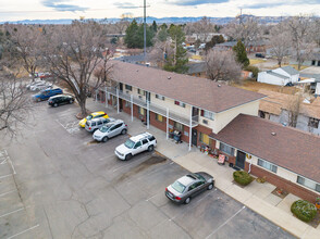 Villa Grande in Lakewood, CO - Foto de edificio - Building Photo