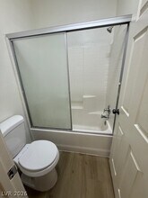 4940 Droubay Dr in Las Vegas, NV - Building Photo - Building Photo