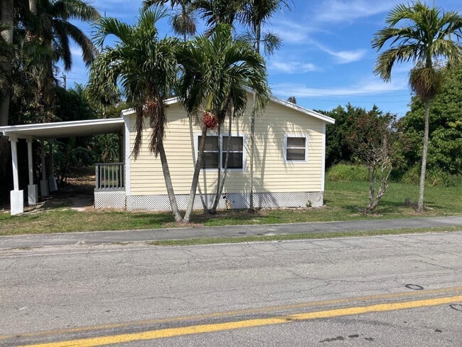 179 S Barfield Hwy in Pahokee, FL - Building Photo - Building Photo