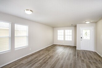 811 Rodeo Ranch in San Antonio, TX - Building Photo - Building Photo