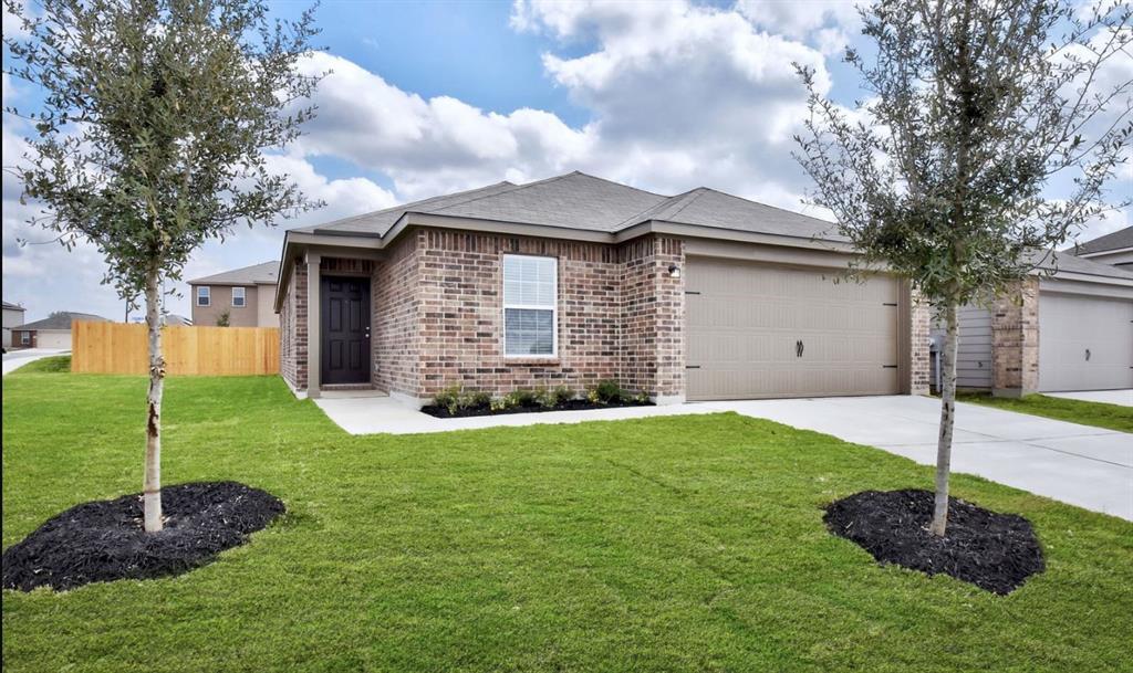 15230 Harbor Lndg in Von Ormy, TX - Building Photo