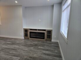834 Cadder Ave in Kelowna, BC - Building Photo
