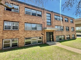 6141 Nicollet Ave in Minneapolis, MN - Building Photo