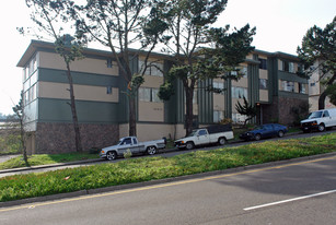 533 Clarinada Ave Apartments