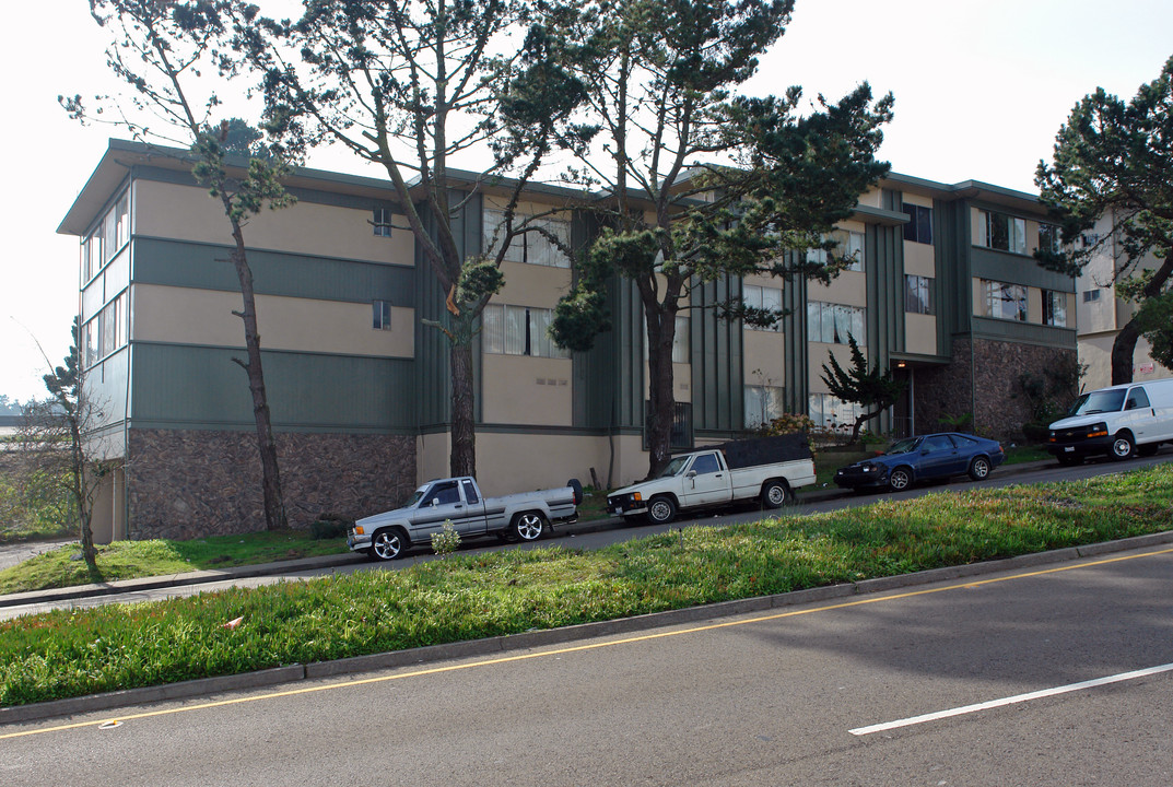 533 Clarinada Ave in Daly City, CA - Building Photo