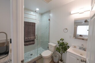 1027 Lincoln Blvd in Santa Monica, CA - Building Photo - Building Photo