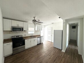 625 12th Ave W in Bradenton, FL - Building Photo - Building Photo