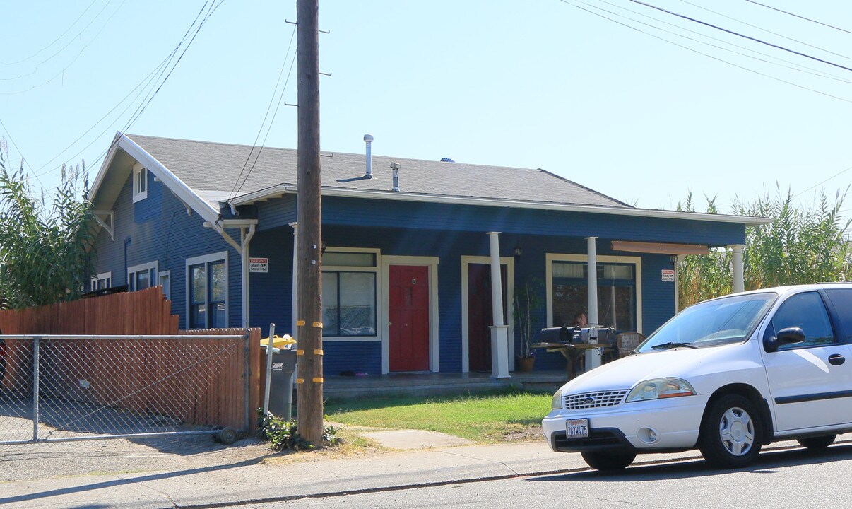 2260 S Monroe St in Stockton, CA - Building Photo