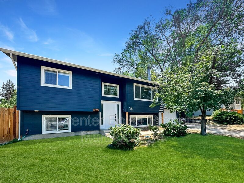 2260 S Berkeley St in Boise, ID - Foto de edificio
