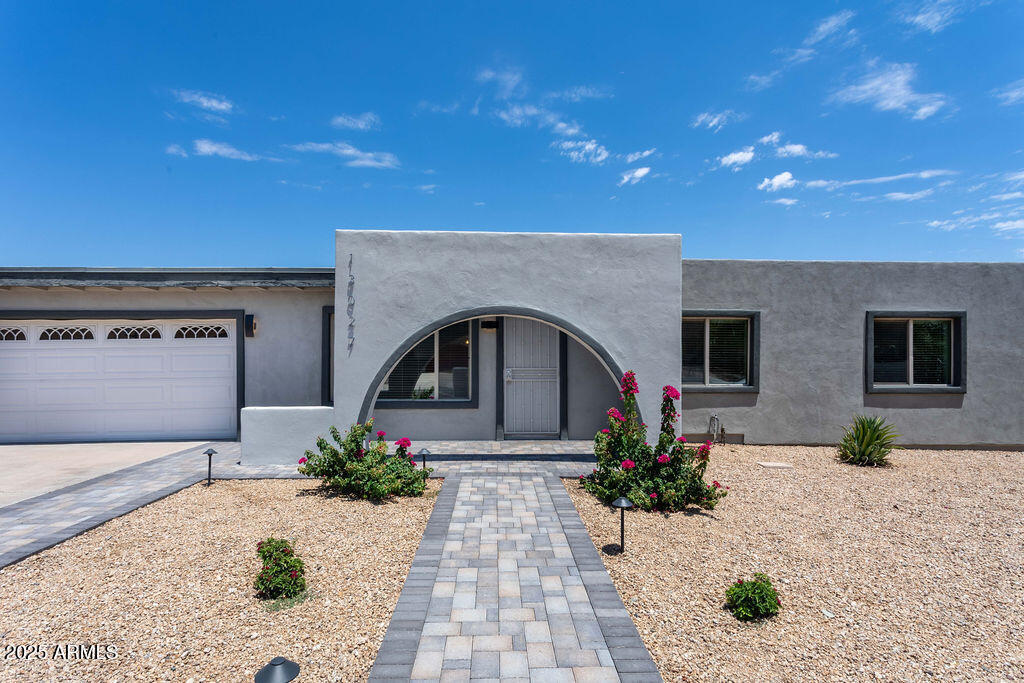 13027 N 28th Pl in Phoenix, AZ - Building Photo