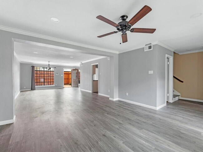 10305 Briar Forest Dr in Houston, TX - Building Photo - Building Photo