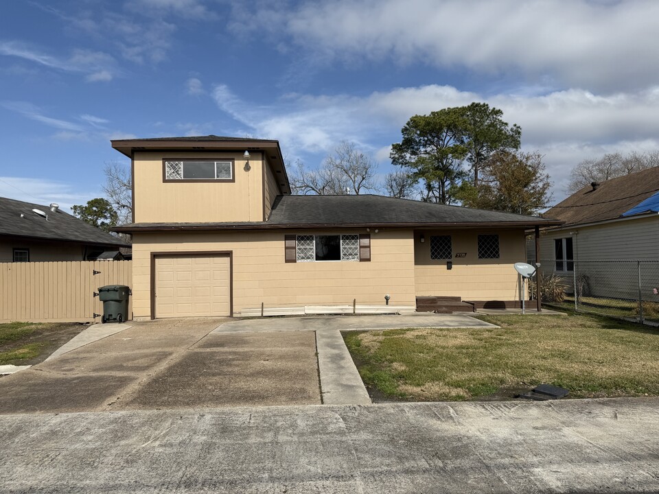 3738 7th Ave in Port Arthur, TX - Building Photo