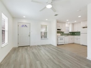 5104 Delores Ave in Austin, TX - Building Photo - Building Photo