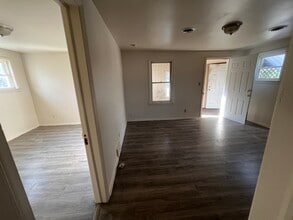 7543 Paige Ave, Unit UNIT-2 in Warren, MI - Building Photo - Building Photo